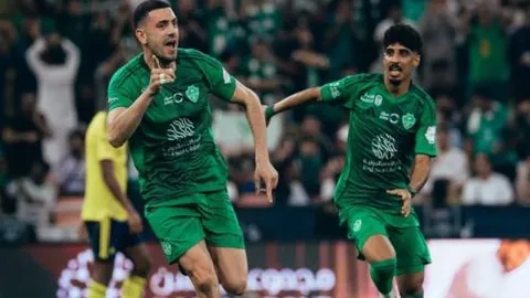 张小楠亚冬会单板滑雪女子坡面障碍技巧赛夺冠