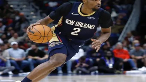 林良铭“头球”致对手红牌，国足面临困境，单兵作战